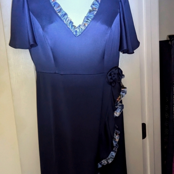 Elegantly Enhanced & Customized by a Courier-Dress-Designer - Mother of Groom - Picture 14 of 15